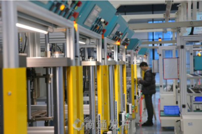 轉(zhuǎn)型蝶變，南通產(chǎn)業(yè)邁向中高端 智能技術(shù)開發(fā)驅(qū)動(dòng)滄桑巨變